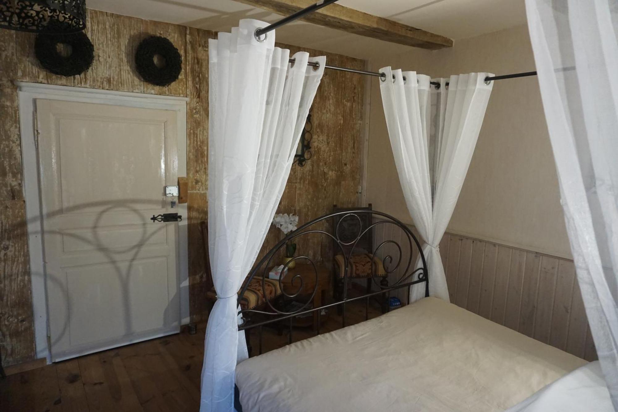 Chambre D'Hotes Juste-Confortable Fleurey-les-Lavoncourt Exterior photo