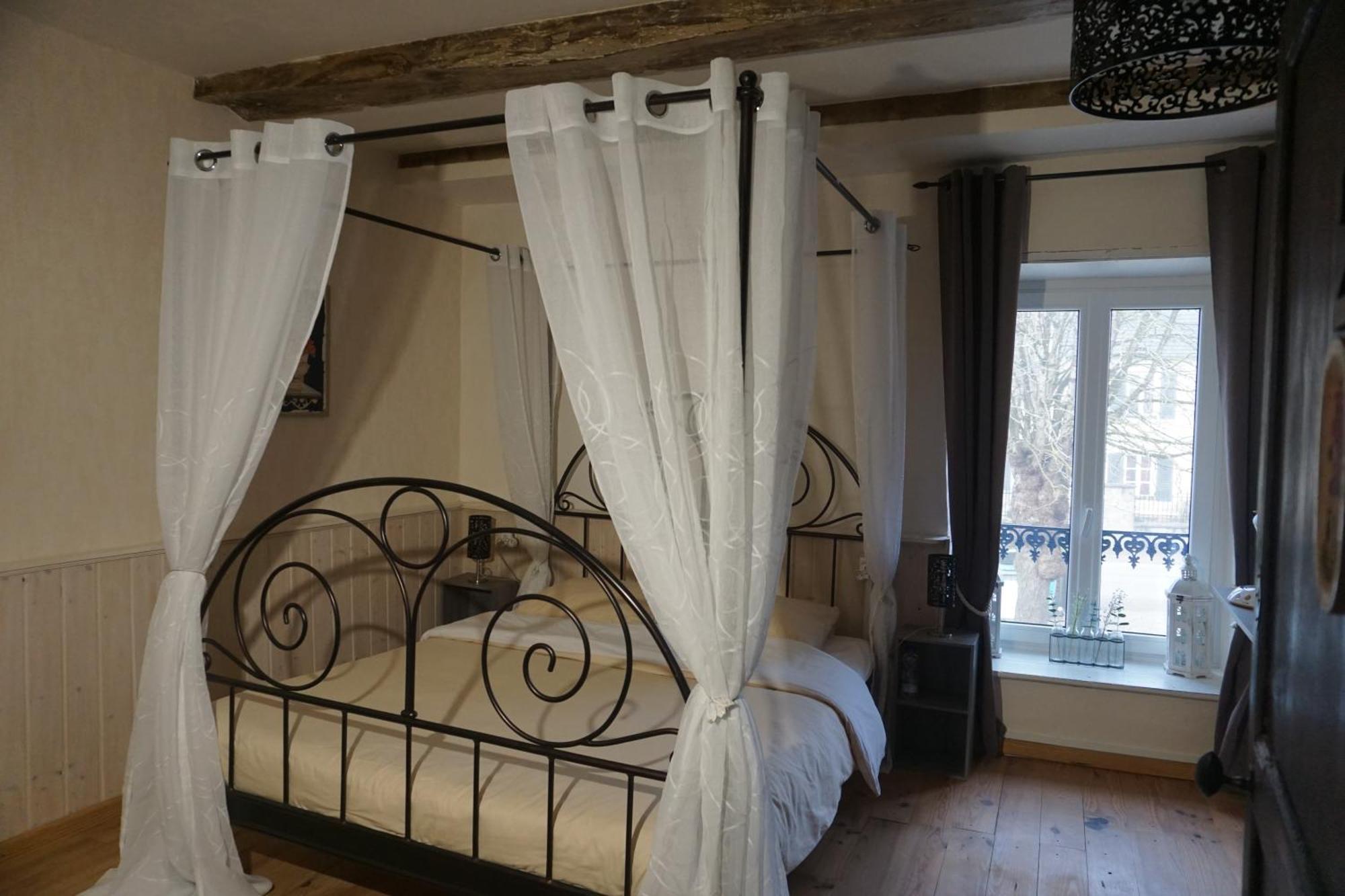 Chambre D'Hotes Juste-Confortable Fleurey-les-Lavoncourt Exterior photo