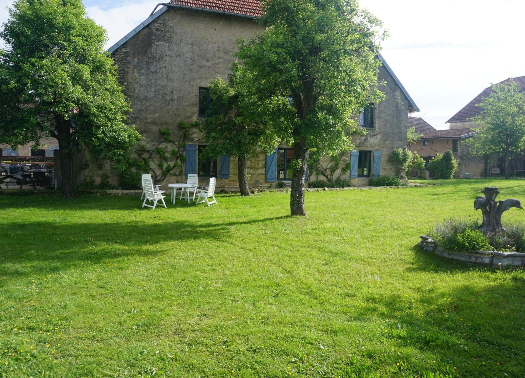 Chambre D'Hotes Juste-Confortable Fleurey-les-Lavoncourt Exterior photo