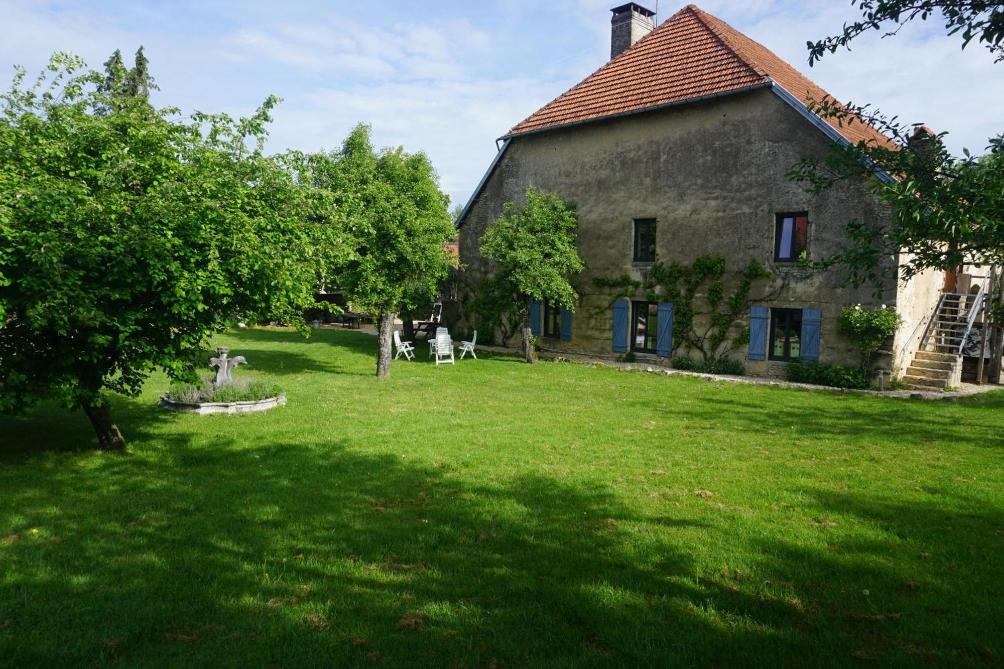 Chambre D'Hotes Juste-Confortable Fleurey-les-Lavoncourt Exterior photo