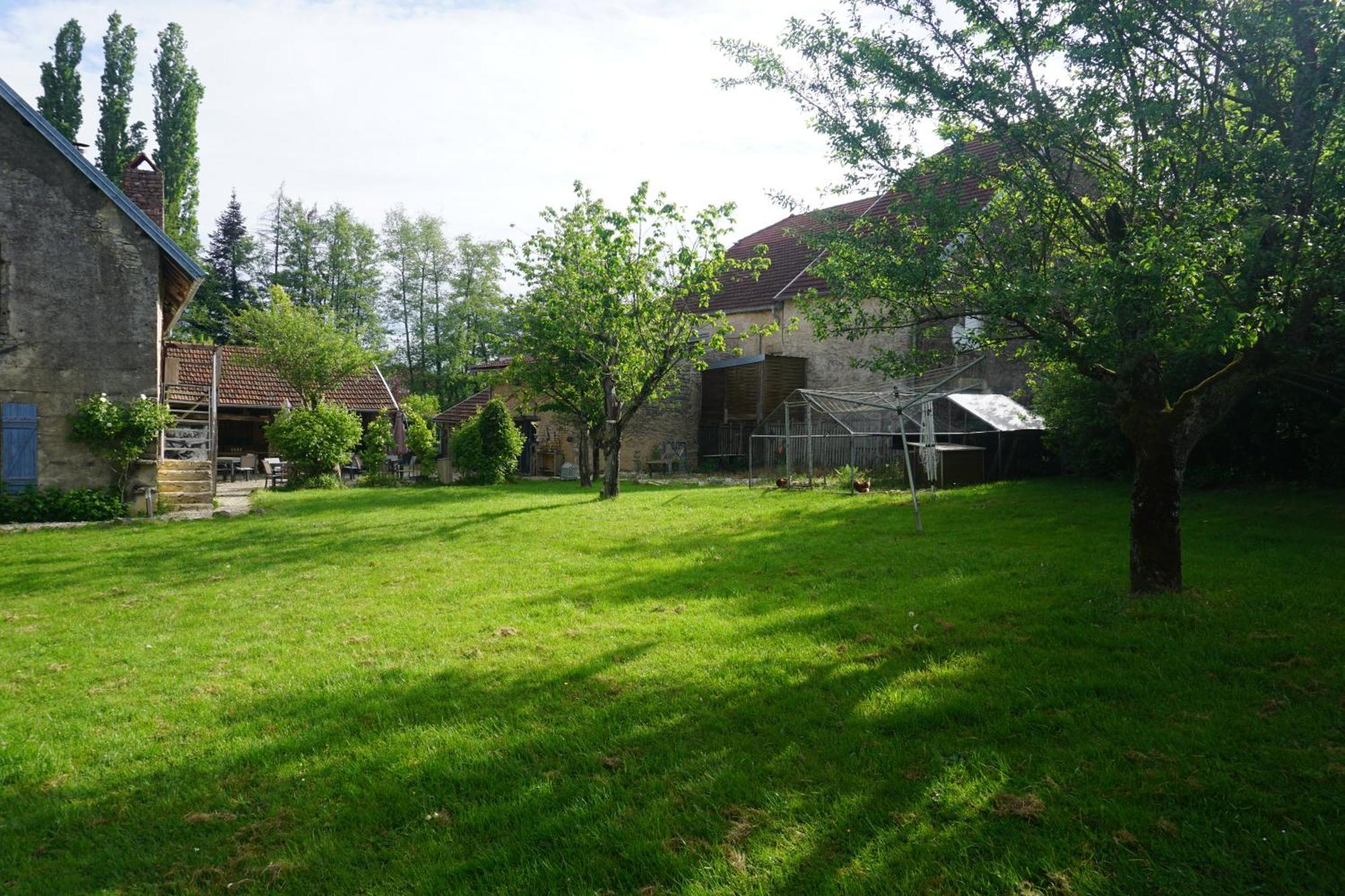Chambre D'Hotes Juste-Confortable Fleurey-les-Lavoncourt Exterior photo